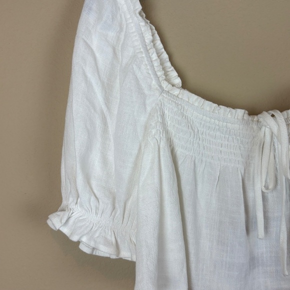 NWT Le Lis Collection Ivory Off the Shoulder Puff Sleeve Smocking Crop Top - Picture 3 of 12